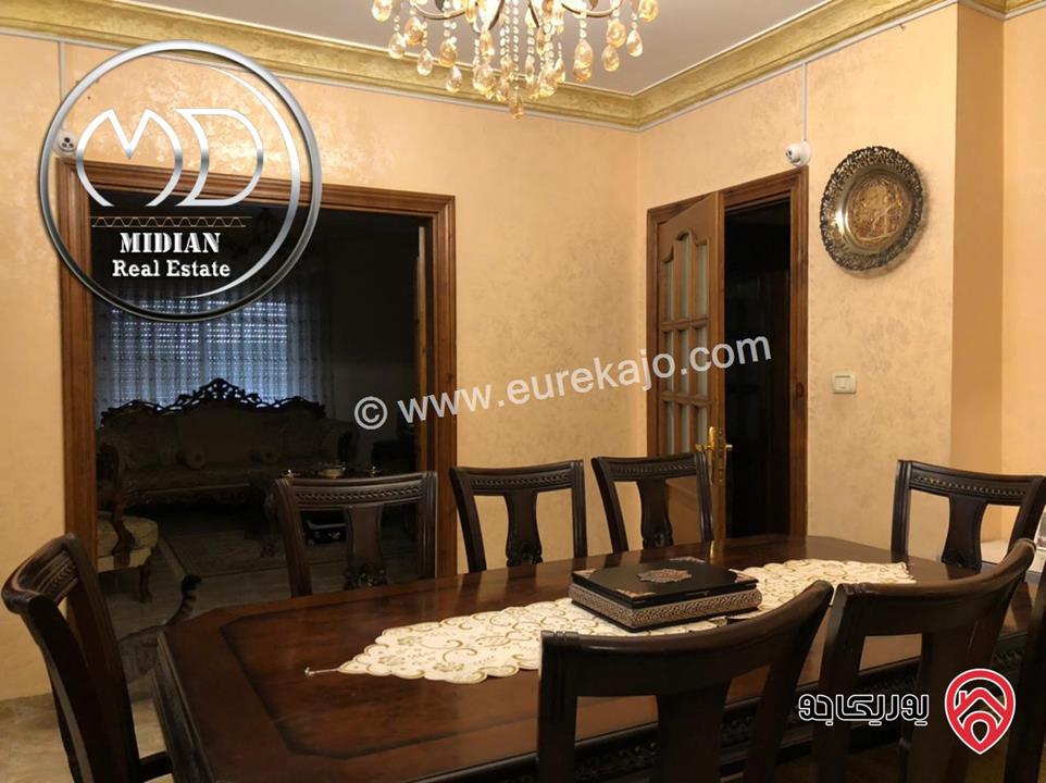 شقة شبه ارضي مفروشة للايجار في عمان - ضاحية الرشيد مساحة 180م مع ترس 60م تشطيبات و فرش سوبر ديلوكس