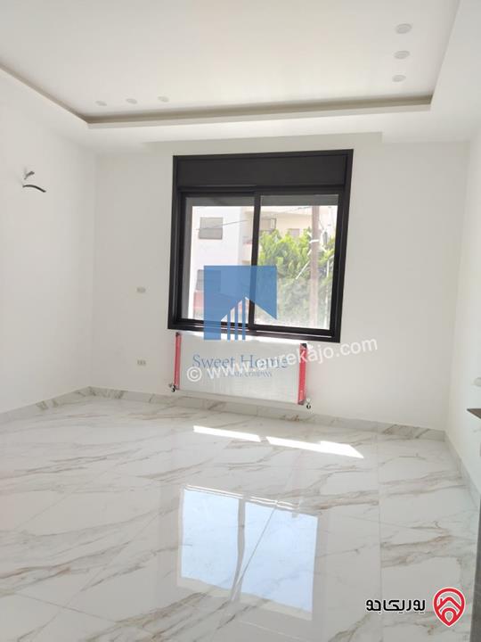 شقة فاخرة للبيع في عمان خلدا  - خلف المستشفى السعودي ومقابل ميداس طابق ثاني 217م لم تسكن بسعر مغري