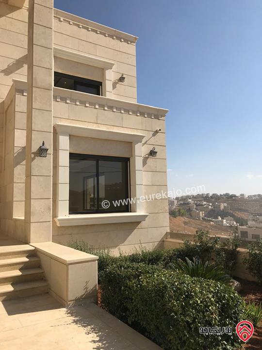 ڤيلا مع بركة سباحة مساحة 1200م على أرض 1030م للبيع في أجمل مناطق عمان - مرج الحمام
