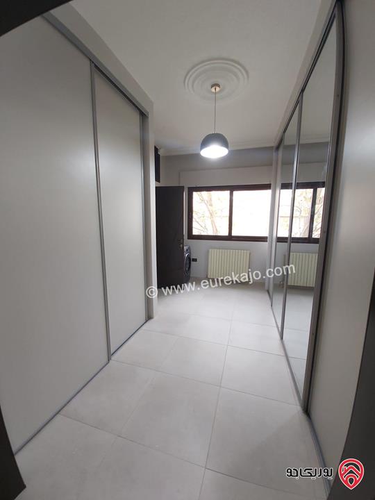 شقة طابق ثاني مساحة 200م للبيع  في عمان - ام اذينة