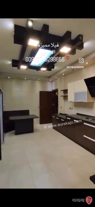 فيلا مساحة 550م على أرض 380م للبيع في عمان - الظهير