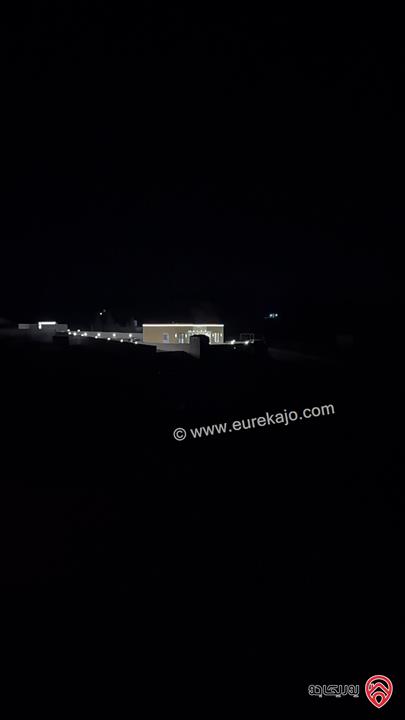 مزرعة مساحة الأرض 4 دونم والبناء 350م للبيع في المفرق - منطقة عين المعمرية شرق جرش