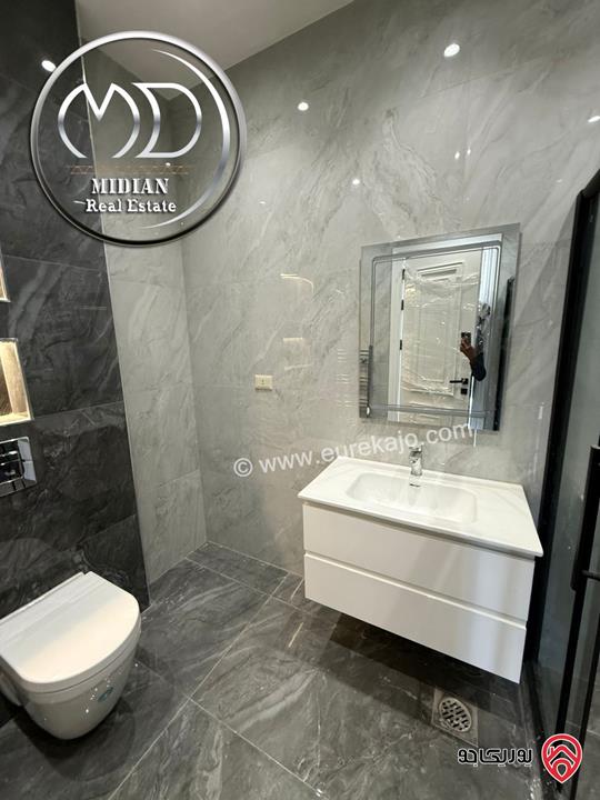 شقة فارغة للايجار في عمان - ام السماق مساحة 230م طابق ثاني تشطيبات ديكورات فاخرة جديدة لم تسكن