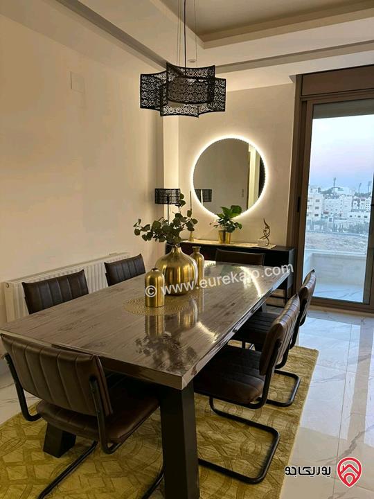 شقة فاخرة طابق ثالث مساحة 242م للايجار مفروشة في عمان - الجبيهة