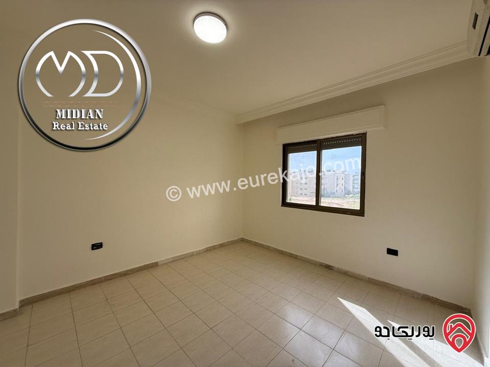 شقة ارضية فارغة للايجار في عمان - دير غبار مساحة 200م مع ترس 100م تشطيبات سوبر ديلوكس بسعر مميز