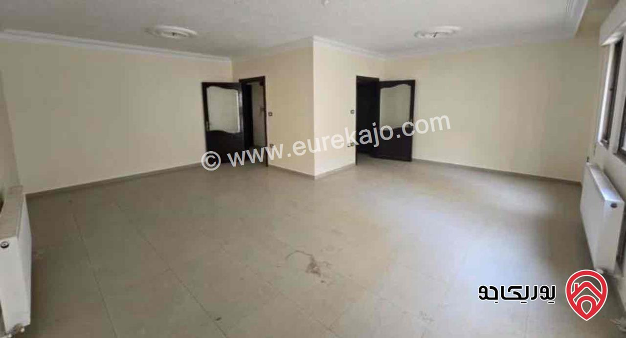 شقة أرضية مساحة 200م داخلي و 150م خارجي للايجار في عمان - خلدا