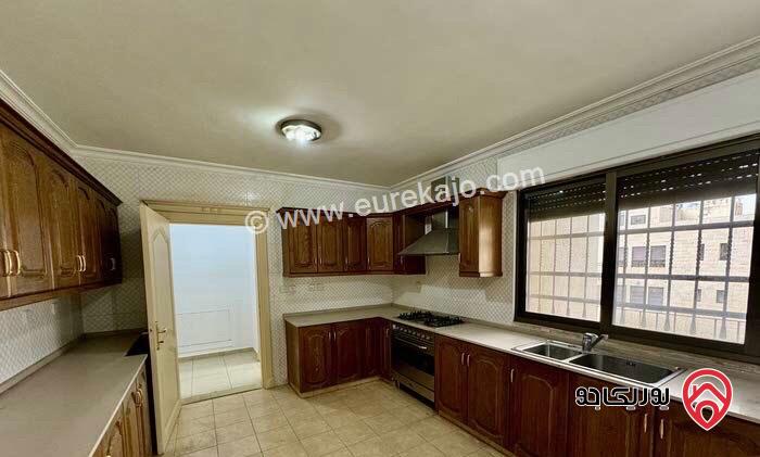 شقة مساحة 250م طابق أول للايجار في عمان - الصويفية قرب افينيو مول 