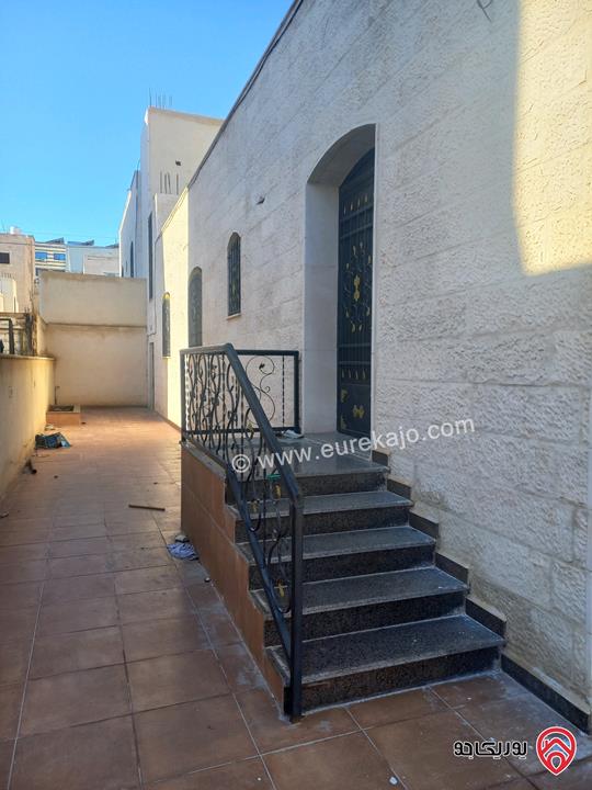 منزل مساحة 225م على أرض 409م للبيع في الزرقاء - مدينة الشرق المرحلة الثانية 