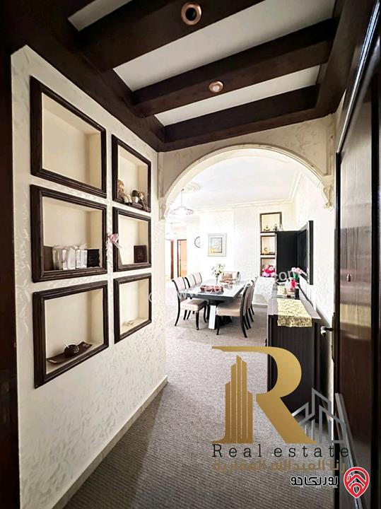 شقة مفروشة مساحة 100م طابق أول للبيع في عمان - الجندويل 