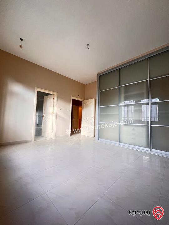 شقة طابق ثالث مساحة 325م للايجار في عمان - ضاحية الأمير راشد 