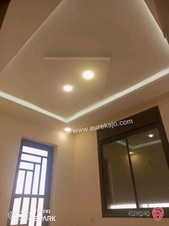 شقة مساحة 100م شبه ارضي للبيع في الزرقاء - مدينة الشرق