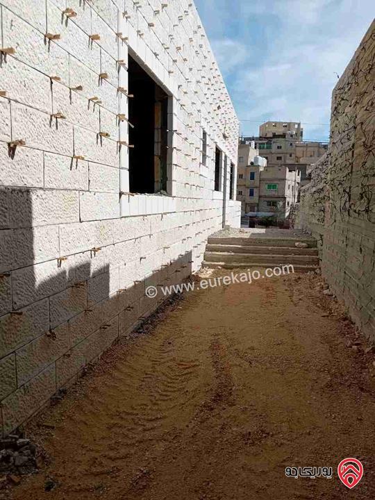 فيلا عظم مساحة 268م على أرض 513م للبيع بسعر التكلفة من المالك مباشرة بداعي السفر في عمان - طبربور 