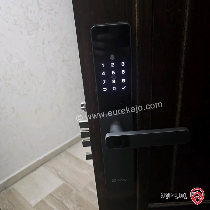 شقة مميزة شبه أرضية مساحة 150م داخلي و 80م خارجي للبيع في عمان - ضاحية الرشيد من المالك مباشرة