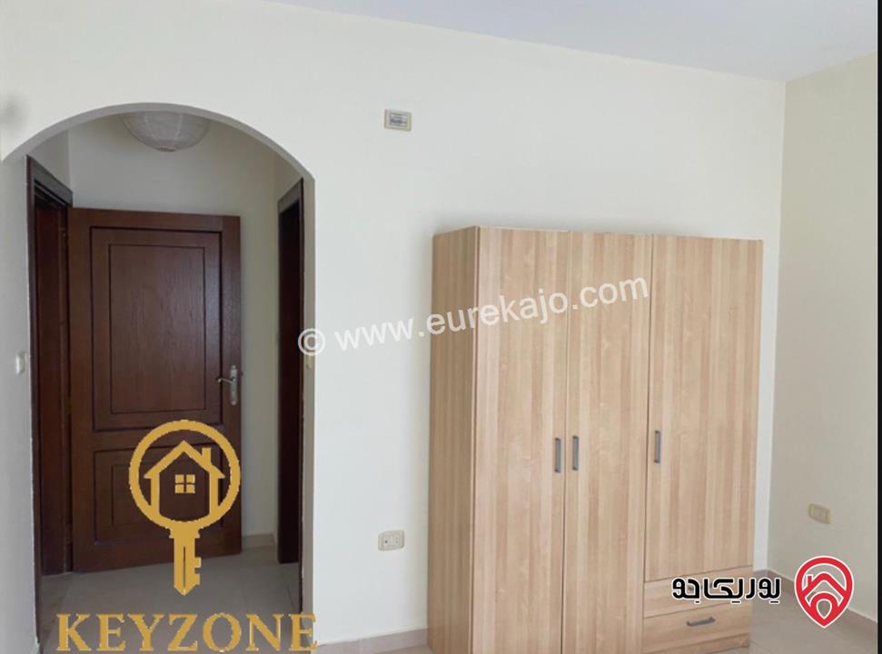 شقة طابق ثالث مساحة 235م للبيع في عمان - دير غبار 