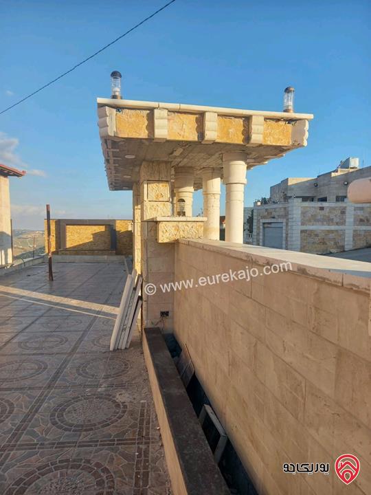 فيلا مساحة 700م على أرض 955م للبيع في اربد - ارحابا 