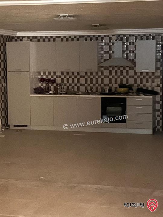 شقه دوبلكس طابق أرضي وتسويه مساحة 300 م2 مع حديقة للايجار في ضاحية الياسمين، 