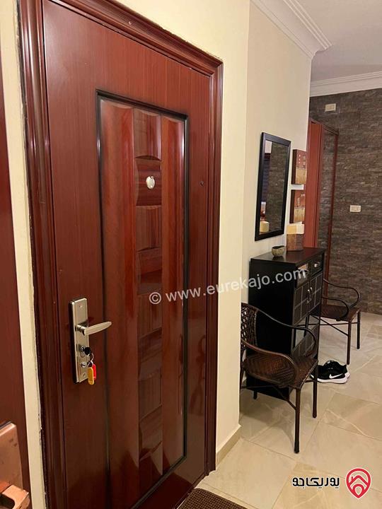 شقة طابق رابع مع روف مساحة 220م للبيع في عمان - ام السماق من المالك