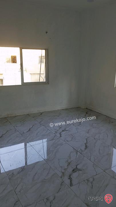 شقة سكنية مساحة 77م طابق ثاني للبيع في الزرقاء دوار الحاووز