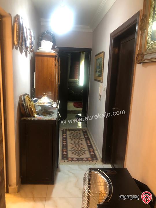 شقة طابق ثالث مساحة 120م للبيع في عمان - النصر حي عدن