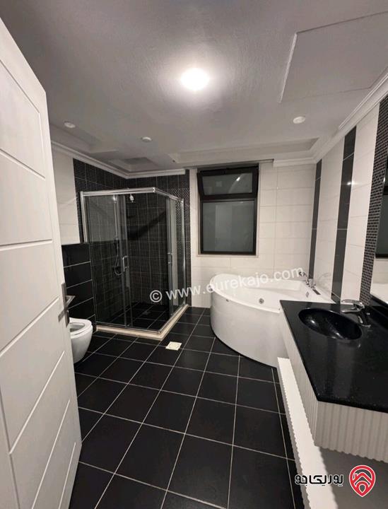 شقة طابقية طابق ارضي مساحة 330م للبيع في عمان - دابوق