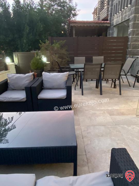 شقة ارضية فاخرة مفروشة مساحة 142م داخلي و 40م خارجي للايجار في عمان - الدوار الرابع جبل عمان