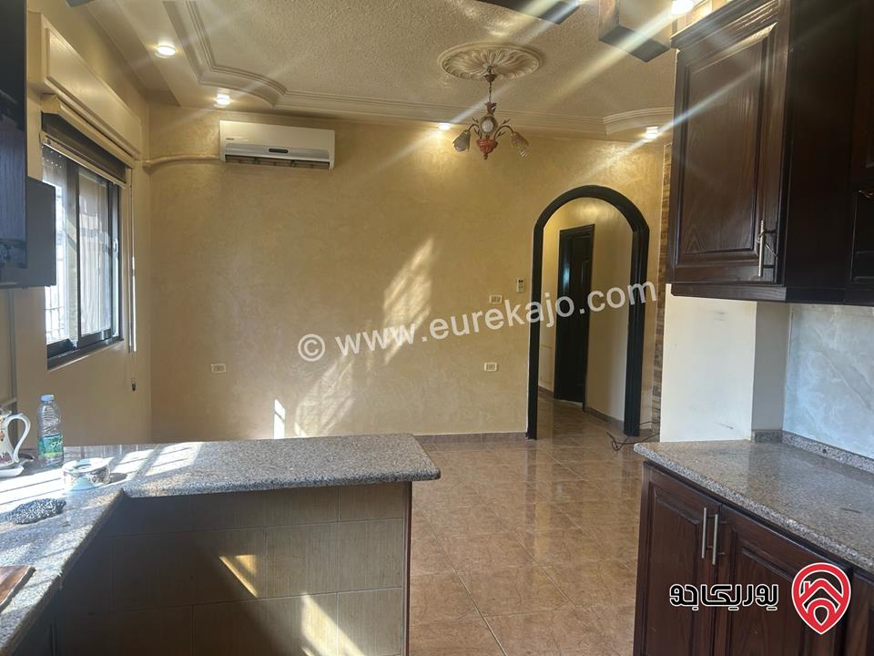 شقة أرضية مساحة 126م داخلي و 32م خارجي للبيع في عمان - طبربور 