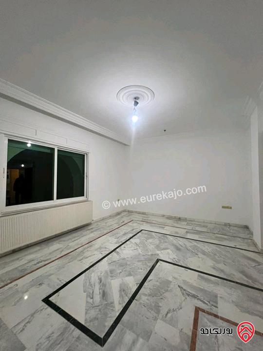 شقة فارغة مساحة 185م طابق ثالث للايجار في عمان - أم السماق