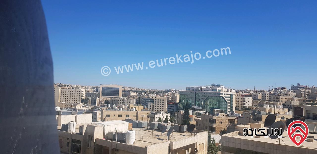 شقة طابقية مساحة 250م داخلي + 85م ترس طابق ثالث مطلة للبيع في عمان - تلاع العلي 