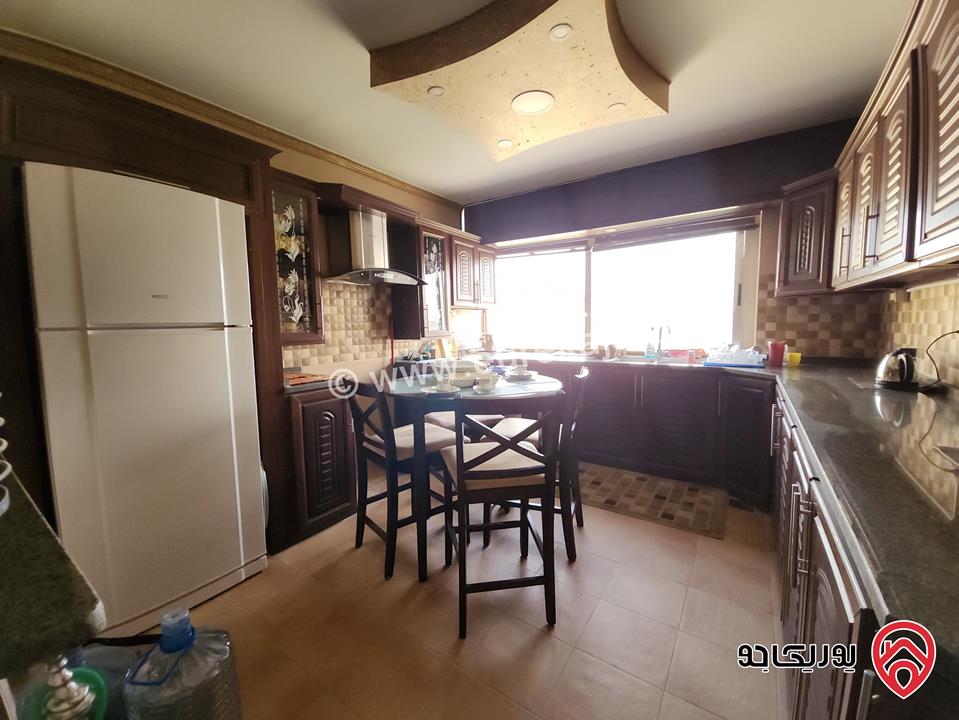 شقة طابق ثالث دوبلكس مساحة 300م للبيع في عمان - الجبيهة من المالك