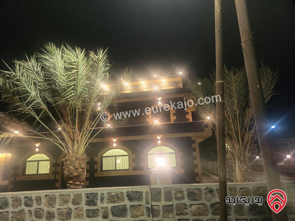 فيلا و ملحق خارجي مساحة 450م على أرض 1 دونم للبيع في المفرق - ام الجمال 