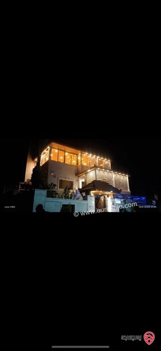 منزل طابقين دوبلكس مساحة البناء 250م على أرض 730م للبيع في اربد - ايدون