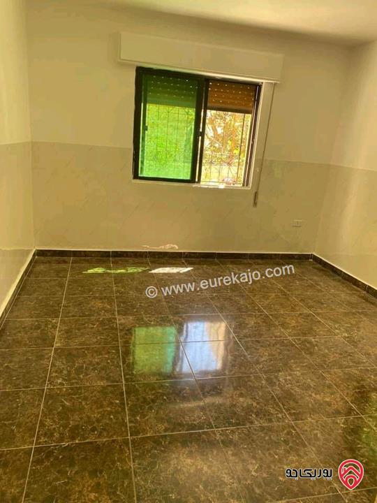 شقة فارغة طابق شبه ارضي مساحة 135م للإيجار في عمان - تلاع العلي 