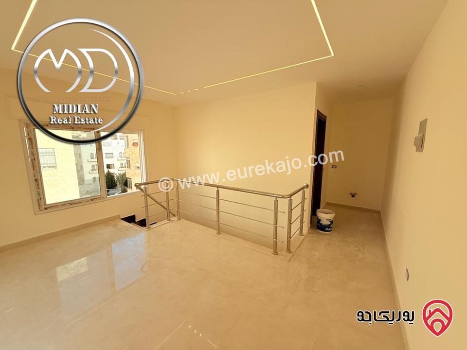 شقة ارضية للبيع في عمان - خلدا مساحة 180م مع ترس وحديقة 200م تشطيبات ديكورات عصرية فاخرة جديدة لم تسكن