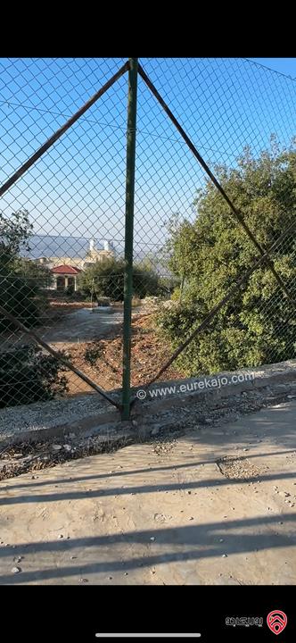 قطعة ارض مساحة 1 دونم و 780م للبيع في السلط - زي اجمل منطقة راقية وهادئة منطقة مزارع وفلل 