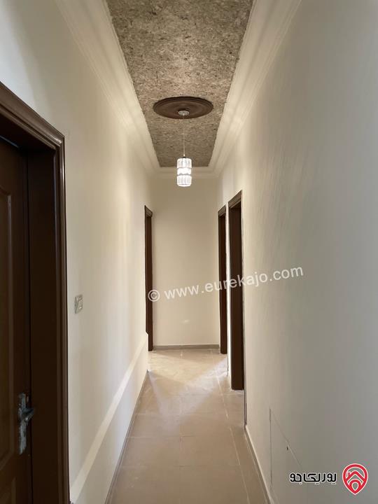 شقة طابق رابع مع روف مساحة 147م للبيع في عمان - ضاحية الاستقلال 