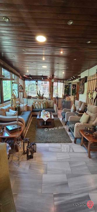 شقة ارضية مميزة مساحة 260م داخلي و 300م خارجي للبيع في عمان - تلاع العلي