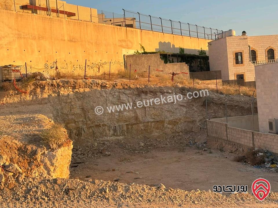 قطعة أرض للبيع في عمان - ماركا الجنوبية قوشان مستقل على شارعين مساحة 501م محفورة وجاهزة وكل معاملات الامانة مع وجود ترخيص حفر وترخيص بناء