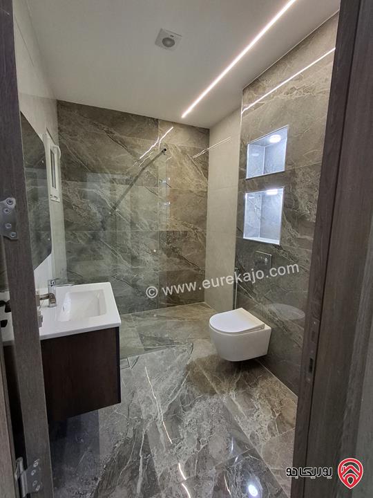 شقة طابق رابع دوبلكس مساحة 210م للبيع في عمان - الجبيهة 