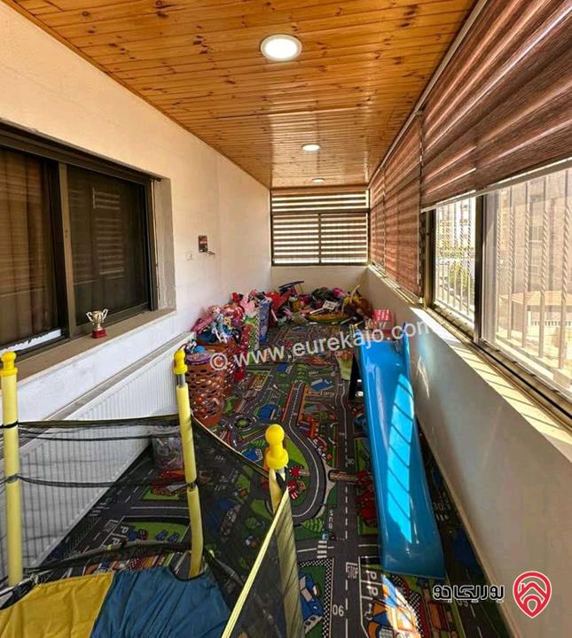 شقة فارغة طابق ثاني مساحة 244م للايجار في عمان - خلدا 