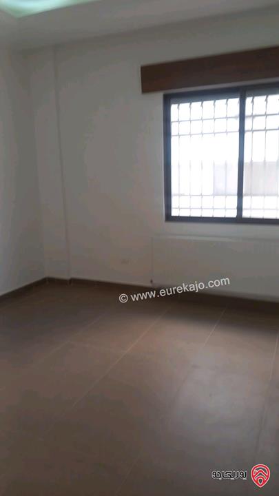 شقة طابق أول مساحة 205م للبيع في عمان - الجبيهة