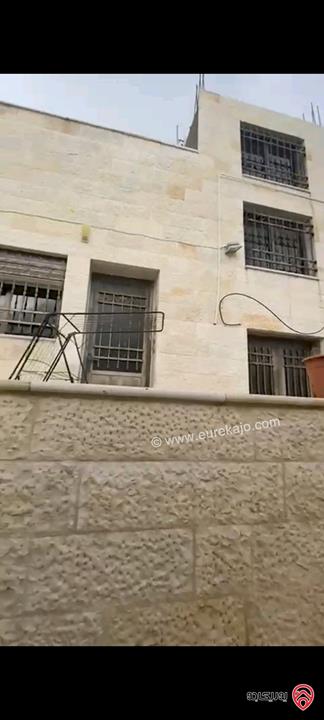 بيت مستقل مساحة 275م على أرض 920م للبيع في عمان - الجويدة