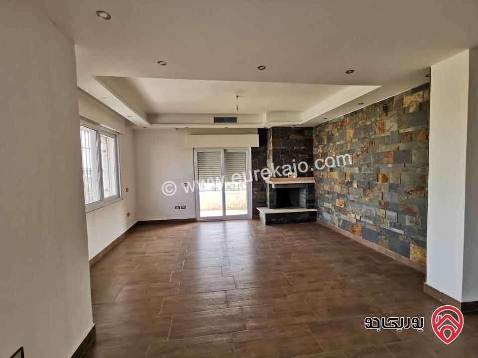 فيلا مع شقتين مساحة 800م على أرض 750م للبيع بإطلالة خلابة في عمان - بدر الجديدة من المالك مباشرة 