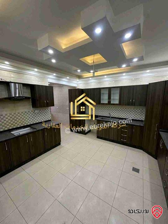 شقة فارغة طابق ثالث مساحة 210م للإيجار في عمان - الصويفية 