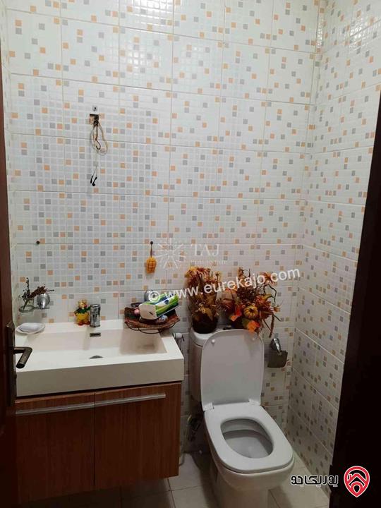 شقة مميزة طابق اول مساحة 180م للبيع في عمان - طبربور