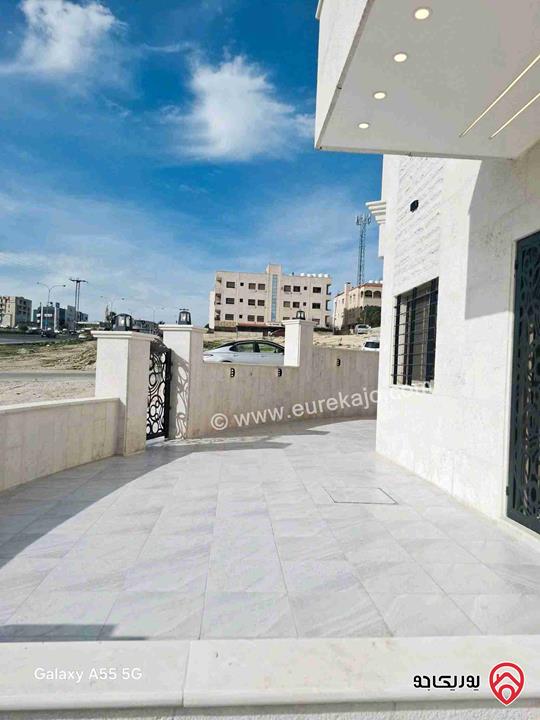 شقة شبه ارضي فخمة مساحة 150 متر داخلي وخارجي 160 متر للبيع في عمان - شفا بدران بسعر 81 الف ت 0796974924