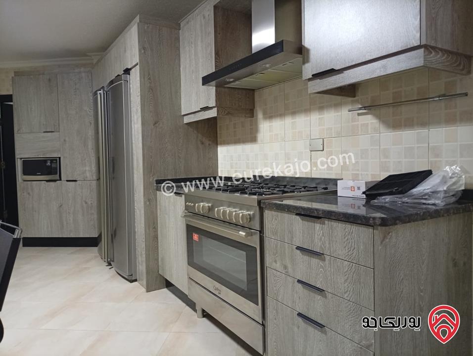 شقة دوبلكس أرضية شبه مستقلة مساحة 375م داخلي و 300م خارجي للبيع في عمان - خلدا