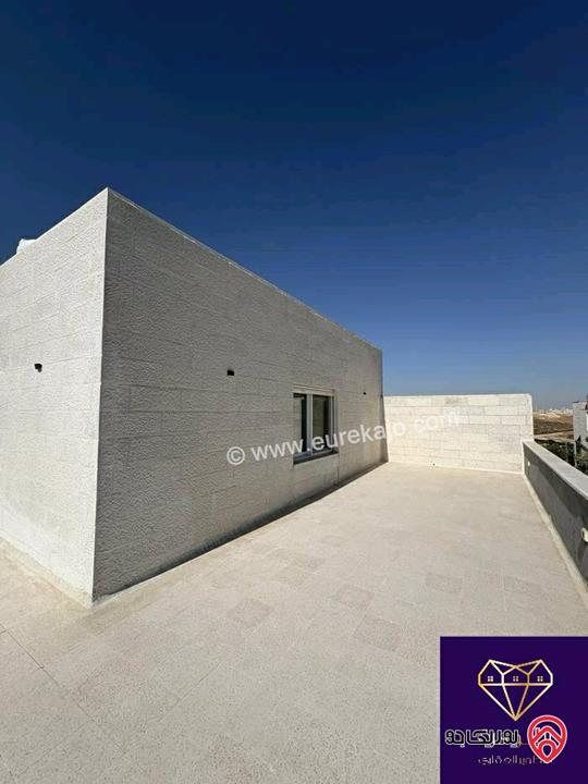 شقة طابق اخير مع روف دوبلكس فاخر مساحة 210م لم يسكن للبيع في عمان - خلدا