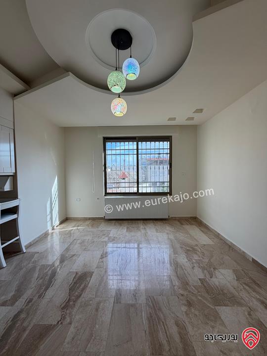 شقة طابق اول مساحة 150 متر للبيع في عمان - الجبيهة / حي المنصور 