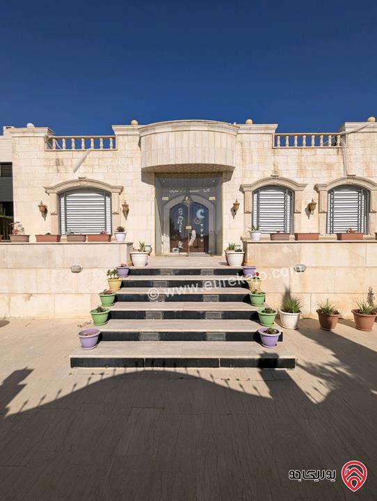 ڤيلا مساحة 700م على أرض 815م للبيع في عمان - مرج الحمام بلعاس