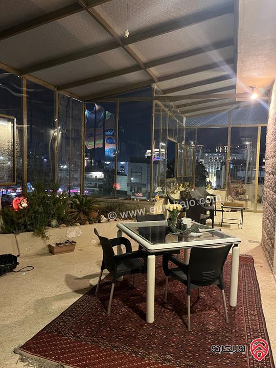 شقة طابق كامل (بمدخلين، بالاصل شقتين) مساحة اجمالية 560م (460م + 100م روف) للايجار مفروشة في عمان - أم أذينة